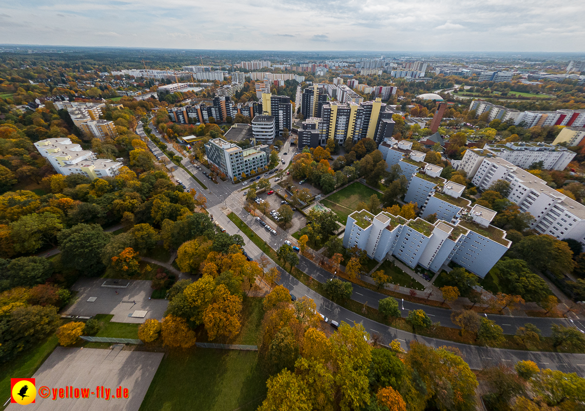 13.10.2022 - Marx-Zenrtum am Karl-Marx-Ring in Neuperlach